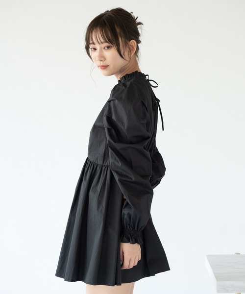 VRIA CHARME(バリアシャルム)の「パワショルダーワンピース(ワンピース・レディース・ブラック/ベージュ・FREE)」の7枚目の写真
