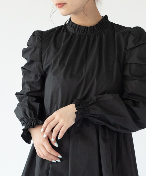 VRIA CHARME(バリアシャルム)の「パワショルダーワンピース(ワンピース・レディース・ブラック/ベージュ・FREE)」の9枚目の写真