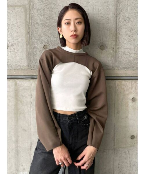 EMODA(エモダ)の「ボンディングクロップドトップ(Tシャツ/カットソー・レディース・ブラウン/アイボリー/ブラック・FREE)」の1枚目の写真