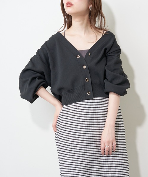 natural couture（ナチュラルクチュール）の「【おうちで洗える！】プチプラハトメバー釦おしゃれカーデ（カーディガン/ボレロ・レディース・オフホワイト/ブラック/ブラウン/グレイッシュベージュ/グリーン/ピンク・FREE）」の16枚目の写真