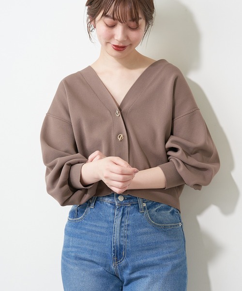 natural couture（ナチュラルクチュール）の「【おうちで洗える！】プチプラハトメバー釦おしゃれカーデ（カーディガン/ボレロ・レディース・オフホワイト/ブラック/ブラウン/グレイッシュベージュ/グリーン/ピンク・FREE）」の8枚目の写真