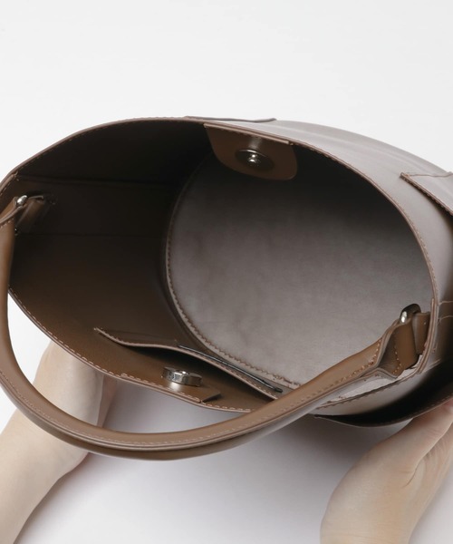 SENSE OF PLACE by URBAN RESEARCH(センスオブプレイスバイアーバンリサーチ)の「2WAYアウトポケットミニトートバッグ(トートバッグ・レディース・ブラック/アイボリー/ブラウン・ONE)」の21枚目の写真