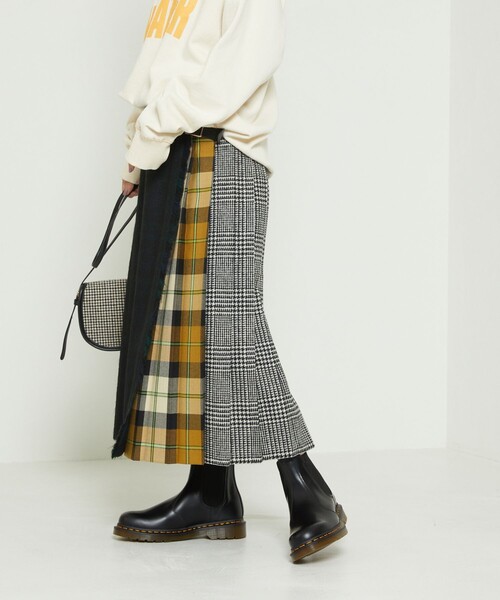 FREAK'S STORE（フリークスストア）の「Dr.Martens/ドクターマーチンCHELSEA BOOT/チェルシーブーツ/2976(サイドゴアブーツ)（ブーツ・レディース・ブラック・4/5/6）」の2枚目の写真