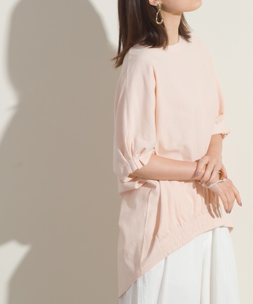 OMNES（オムネス）の「梨地裾ギャザー半袖Tシャツ（Tシャツ/カットソー・レディース・ブラック/グリーン系その他/サーモンピンク・FREE）」の17枚目の写真