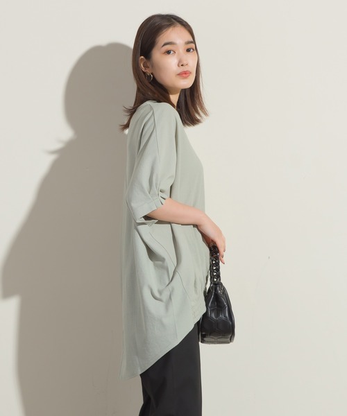 OMNES（オムネス）の「梨地裾ギャザー半袖Tシャツ（Tシャツ/カットソー・レディース・ブラック/グリーン系その他/サーモンピンク・FREE）」の13枚目の写真