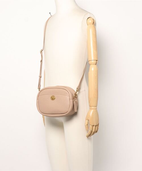 COACH（コーチ）の「カメラ バッグ（ショルダーバッグ・レディース・ベージュ系その他・ﾌﾘ-）」の3枚目の写真