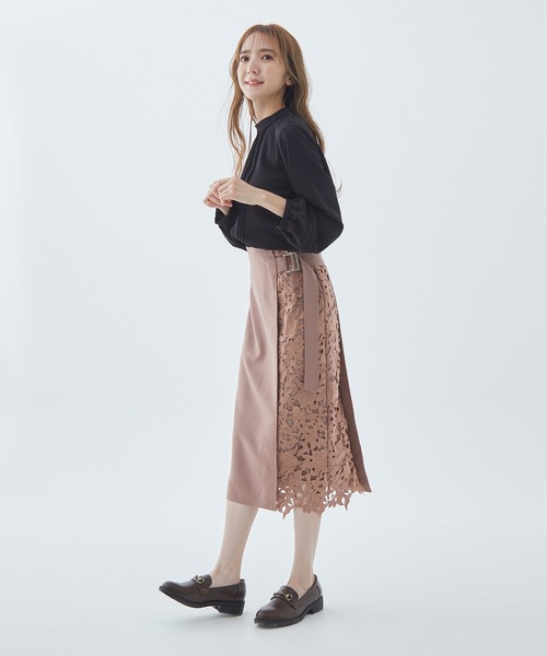 Fabulous Angela（ファビュラスアンジェラ）の「レースドッキングタイトスカート（スカート・レディース・ネイビー/モカ/グレイッシュベージュ・FREE）」の20枚目の写真