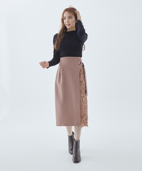 Fabulous Angela（ファビュラスアンジェラ）の「レースドッキングタイトスカート（スカート・レディース・ネイビー/モカ/グレイッシュベージュ・FREE）」の17枚目の写真