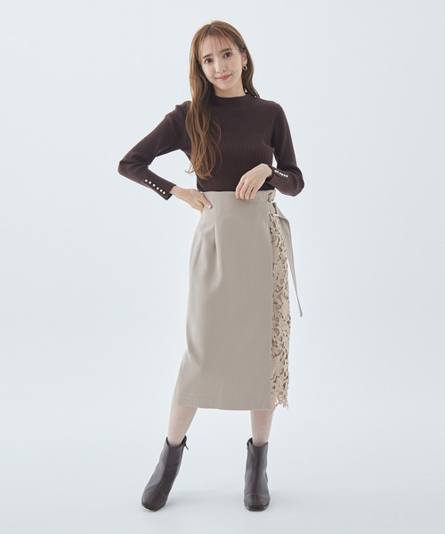 Fabulous Angela（ファビュラスアンジェラ）の「レースドッキングタイトスカート（スカート・レディース・ネイビー/モカ/グレイッシュベージュ・FREE）」の5枚目の写真