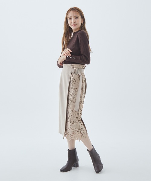 Fabulous Angela（ファビュラスアンジェラ）の「レースドッキングタイトスカート（スカート・レディース・ネイビー/モカ/グレイッシュベージュ・FREE）」の6枚目の写真