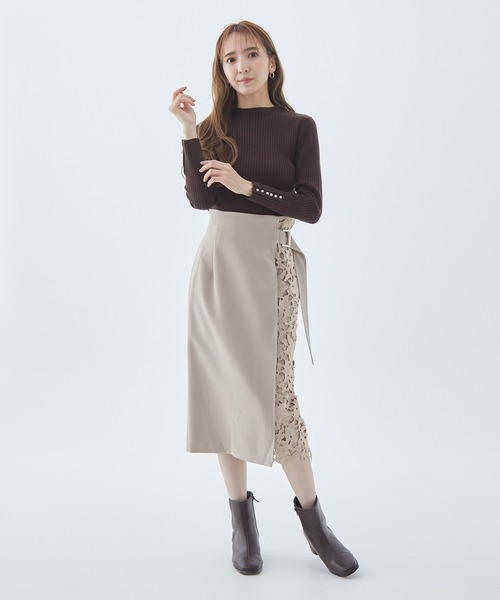 Fabulous Angela（ファビュラスアンジェラ）の「レースドッキングタイトスカート（スカート・レディース・ネイビー/モカ/グレイッシュベージュ・FREE）」の7枚目の写真