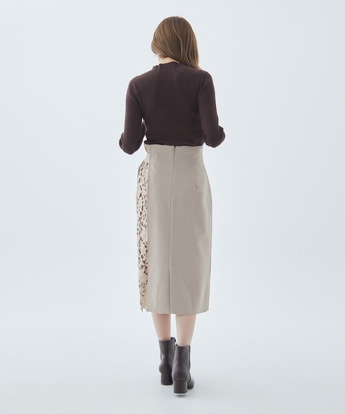 Fabulous Angela（ファビュラスアンジェラ）の「レースドッキングタイトスカート（スカート・レディース・ネイビー/モカ/グレイッシュベージュ・FREE）」の9枚目の写真