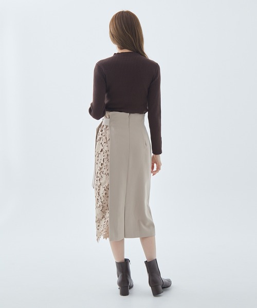 Fabulous Angela（ファビュラスアンジェラ）の「レースドッキングタイトスカート（スカート・レディース・ネイビー/モカ/グレイッシュベージュ・FREE）」の10枚目の写真