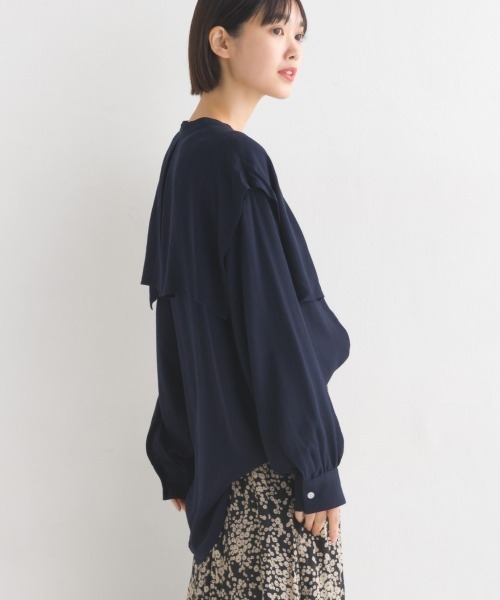 OMNES Supremo（オムネス　スプレモ）の「梨地 ケープデザインブラウス（シャツ/ブラウス・レディース・ホワイト/ブラック/モカ/ベージュ/ネイビー・FREE）」の16枚目の写真