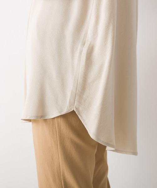 OMNES Supremo（オムネス　スプレモ）の「梨地 ケープデザインブラウス（シャツ/ブラウス・レディース・ホワイト/ブラック/モカ/ベージュ/ネイビー・FREE）」の9枚目の写真