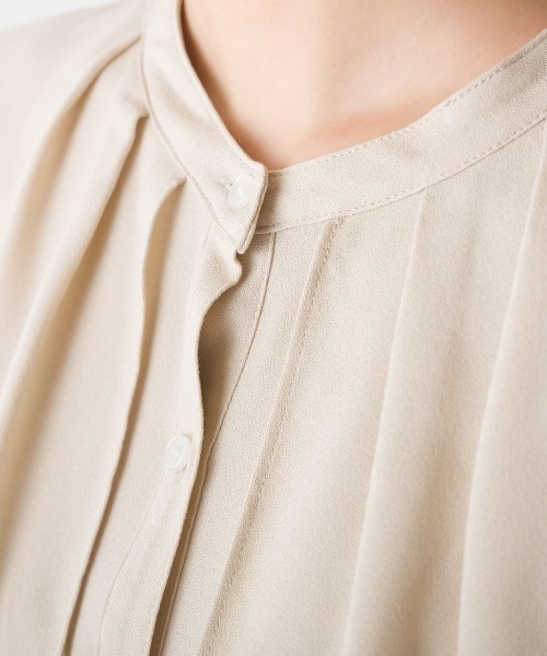 OMNES Supremo（オムネス　スプレモ）の「梨地 ケープデザインブラウス（シャツ/ブラウス・レディース・ホワイト/ブラック/モカ/ベージュ/ネイビー・FREE）」の7枚目の写真
