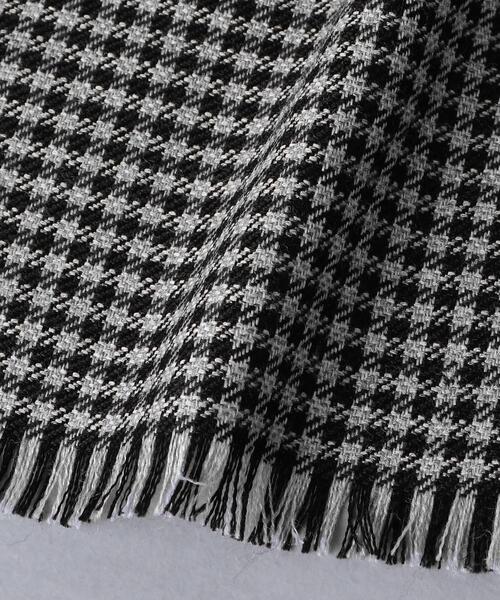 Fratelli Luigi（フラテッリルイージ）の「＜Fratelli Luigi (フラテッリ ルイージ) ＞ ジャカード ギンガムチェック ストール（ストール/ショール・メンズ・グレー・FREE）」の3枚目の写真
