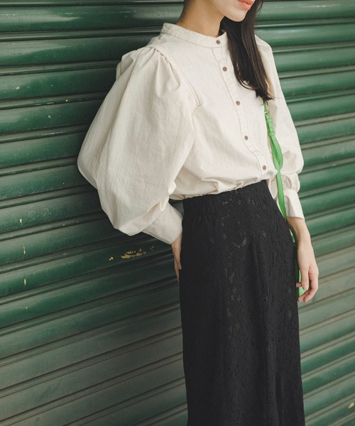 FREE'S MART(フリーズマート)の「【インフルエンサー森下愛里沙さんレコメンド】◆パフスリーブダンガリー長袖ブラウス(シャツ/ブラウス・レディース・ホワイト系その他/ブラック系その他/ダークネイビー・FREE)」の2枚目の写真