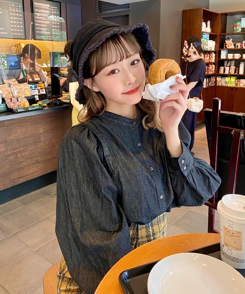 FREE'S MART(フリーズマート)の「【インフルエンサー森下愛里沙さんレコメンド】◆パフスリーブダンガリー長袖ブラウス(シャツ/ブラウス・レディース・ホワイト系その他/ブラック系その他/ダークネイビー・FREE)」の3枚目の写真