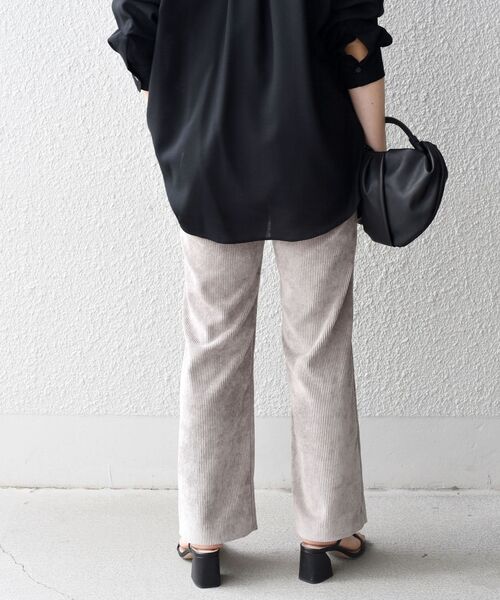 SHIPS（シップス）の「コーデュロイストレートパンツ◇（その他パンツ・レディース・ライトグレー/ピンク/ライム/ブラウン・34/36/38/40）」の6枚目の写真