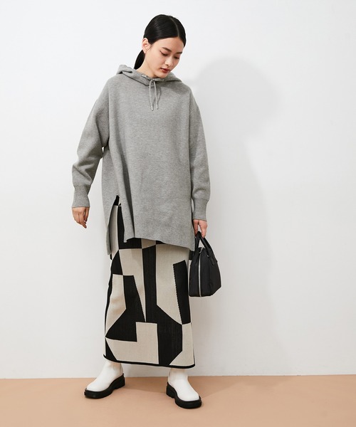 ADAM ET ROPE'(アダムエロペ)の「【アウトレット店舗・WEB限定】オーバーニットパーカー(パーカー・レディース・ブラック/グレー/イエロー/ベージュ系その他/キナリ・FREE)」の6枚目の写真