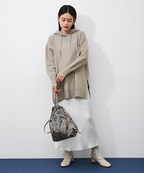 ADAM ET ROPE'(アダムエロペ)の「【アウトレット店舗・WEB限定】オーバーニットパーカー(パーカー・レディース・ブラック/グレー/イエロー/ベージュ系その他/キナリ・FREE)」の7枚目の写真