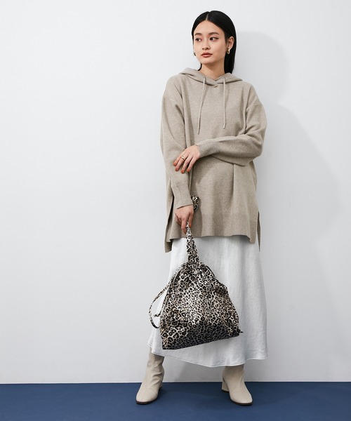 ADAM ET ROPE'(アダムエロペ)の「【アウトレット店舗・WEB限定】オーバーニットパーカー(パーカー・レディース・ブラック/グレー/イエロー/ベージュ系その他/キナリ・FREE)」の14枚目の写真