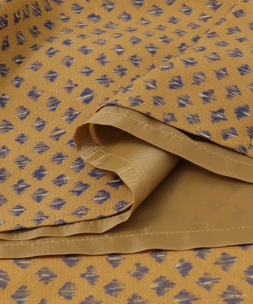 URBAN RESEARCH（アーバンリサーチ）の「ホグシプリントマーメイドロングスカート（スカート・レディース・ブルー/キャメル・38/36）」の21枚目の写真