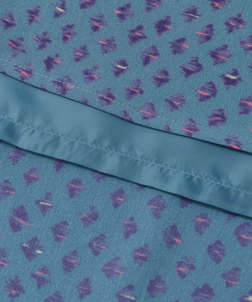 URBAN RESEARCH（アーバンリサーチ）の「ホグシプリントマーメイドロングスカート（スカート・レディース・ブルー/キャメル・38/36）」の22枚目の写真