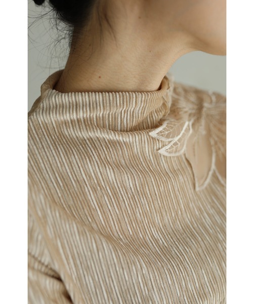 cawaii（カワイイ）の「シアーなお花が肌に咲く伸びやかカットソートップス（Tシャツ/カットソー・レディース・ベージュ・FREE）」の3枚目の写真