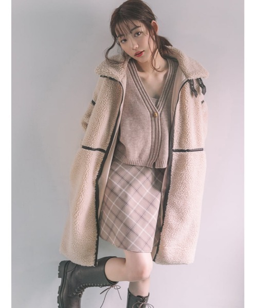 fifth calin(フィフスカラン)の「パイピングフライトボアロングコート(ムートンコート・レディース・ベージュ/ブラック・MEDIUM)」の15枚目の写真