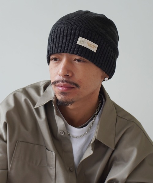 dictionary（ディクショナリー）の「【 BASQUIAT / バスキア 】 メタル ネーム タグ ローキャップ（ニットキャップ/ビーニー・メンズ・ブラック/ネイビー/チャコール/マスタード・FREE）」の3枚目の写真