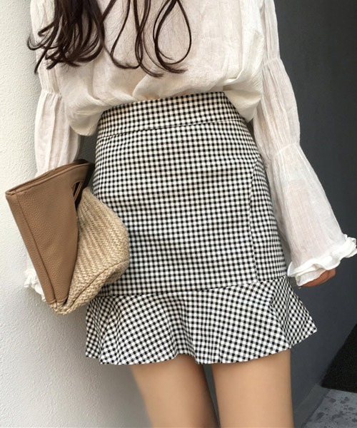 urge：（アージコロン ）の「【URGE：】ギンガムチェック 裾フレア ミニスカート（スカート・レディース・ブラック・SMALL/MEDIUM/LARGE）」の3枚目の写真