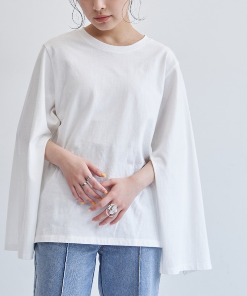 VANNIE U(ヴァニーユー)の「インスリットロゴロンT(Tシャツ/カットソー・レディース・ホワイト/ナチュラル/ブラック・FREE)」の6枚目の写真