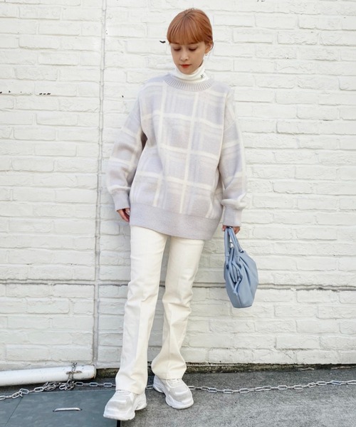 one after another NICE CLAUP（ワンアフターアナザーナイスクラップ）の「フェイクレザーガマ口ショルダーバック（ショルダーバッグ・レディース・ブラウン/サックスブルー/アイボリー・FREE）」の4枚目の写真