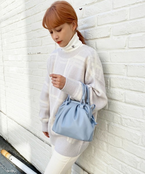 one after another NICE CLAUP（ワンアフターアナザーナイスクラップ）の「フェイクレザーガマ口ショルダーバック（ショルダーバッグ・レディース・ブラウン/サックスブルー/アイボリー・FREE）」の5枚目の写真