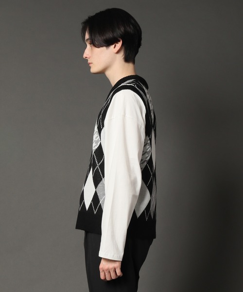 CORPUS　SELECT（コーパストーキョー）の「Oversized Argyle Knit Vest/ビッグシルエット アーガイルチェック ニットベスト（ベスト・メンズ・ホワイト/ブラック/ベージュ・FREE）」の19枚目の写真