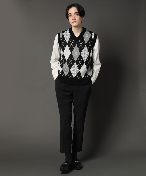 CORPUS　SELECT（コーパストーキョー）の「Oversized Argyle Knit Vest/ビッグシルエット アーガイルチェック ニットベスト（ベスト・メンズ・ホワイト/ブラック/ベージュ・FREE）」の9枚目の写真