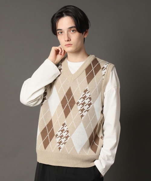 CORPUS　SELECT（コーパストーキョー）の「Oversized Argyle Knit Vest/ビッグシルエット アーガイルチェック ニットベスト（ベスト・メンズ・ホワイト/ブラック/ベージュ・FREE）」の22枚目の写真