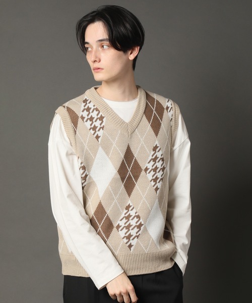 CORPUS　SELECT（コーパストーキョー）の「Oversized Argyle Knit Vest/ビッグシルエット アーガイルチェック ニットベスト（ベスト・メンズ・ホワイト/ブラック/ベージュ・FREE）」の13枚目の写真