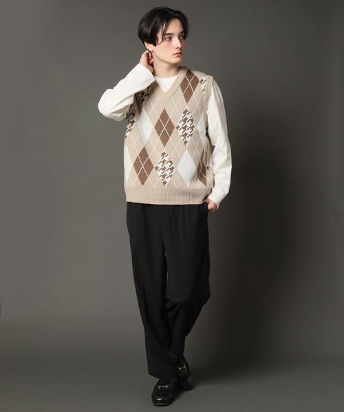 CORPUS　SELECT（コーパストーキョー）の「Oversized Argyle Knit Vest/ビッグシルエット アーガイルチェック ニットベスト（ベスト・メンズ・ホワイト/ブラック/ベージュ・FREE）」の12枚目の写真