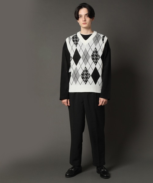CORPUS　SELECT（コーパストーキョー）の「Oversized Argyle Knit Vest/ビッグシルエット アーガイルチェック ニットベスト（ベスト・メンズ・ホワイト/ブラック/ベージュ・FREE）」の6枚目の写真