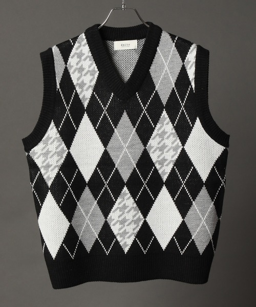 CORPUS　SELECT（コーパストーキョー）の「Oversized Argyle Knit Vest/ビッグシルエット アーガイルチェック ニットベスト（ベスト・メンズ・ホワイト/ブラック/ベージュ・FREE）」の11枚目の写真