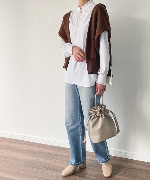 JUNOAH(ジュノア)の「フリルスタンドカラーブラウス(シャツ/ブラウス・レディース・ホワイト/ブラック/ブルー・MEDIUM/LARGE/X-LARGE)」の17枚目の写真