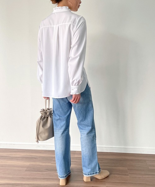 JUNOAH(ジュノア)の「フリルスタンドカラーブラウス(シャツ/ブラウス・レディース・ホワイト/ブラック/ブルー・MEDIUM/LARGE/X-LARGE)」の9枚目の写真