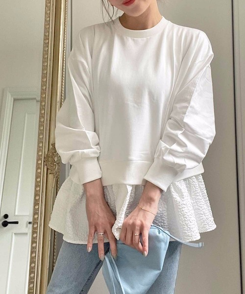 M y u（ミュー）の「裾エンボス生地 裾フリル 裏毛スウェット（スウェット・レディース・ホワイト/ピンク/グレイッシュブルー・FREE）」の2枚目の写真