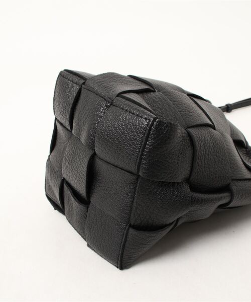 perche（ペルケ）の「ペルケ perche / サスティナブルメッシュドロストショルダーバッグS（ショルダーバッグ・レディース・ブラック/グリーン/アイボリー/シルバー/ピンク/ブラウン・FREE）」の8枚目の写真