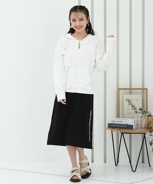 PINKHUNT(ピンクハント)の「PINKHUNT UVカットジップパーカー 6966K(パーカー・キッズ・パープル/ホワイト・140cm/160cm/120cm/130cm/150cm)」の6枚目の写真
