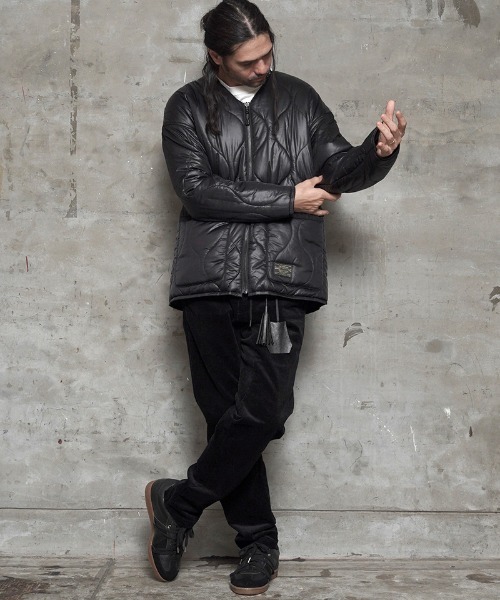 EGO TRIPPING(エゴトリッピング)の「mj8599-REVERSIBLE LINING JACKET ジャケット(ノーカラージャケット・メンズ・カーキ/ブラック・46/48)」の4枚目の写真