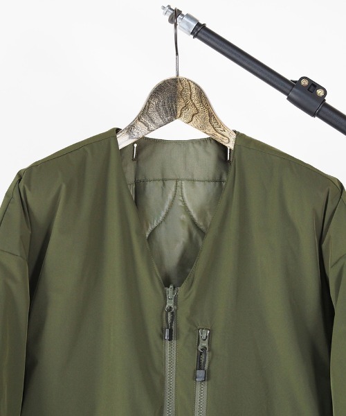 EGO TRIPPING(エゴトリッピング)の「mj8599-REVERSIBLE LINING JACKET ジャケット(ノーカラージャケット・メンズ・カーキ/ブラック・46/48)」の12枚目の写真